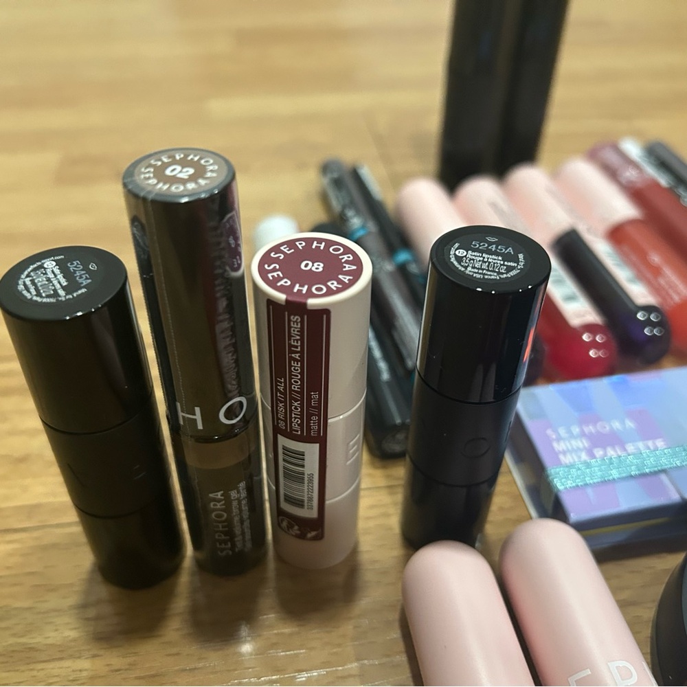 Sephora Makeup 40 pc bundle lipstick,lipgloss palette mascara +12 free masks - Picture 3 of 16
